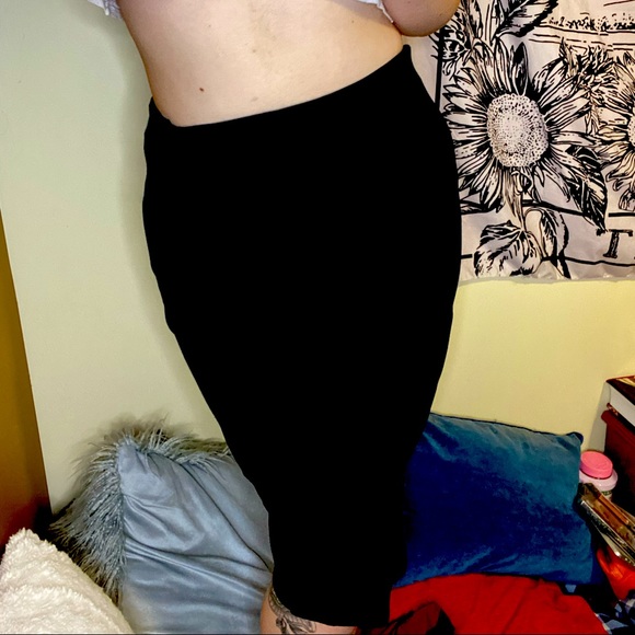 2 pencil skirts - Picture 1 of 6